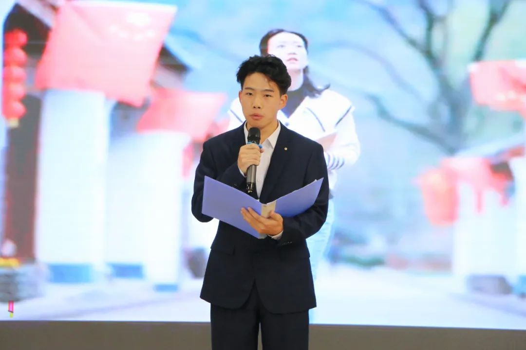 《中华民族一家亲,同心共筑中国梦》诵读:黄健磊选送单位:机电工程系