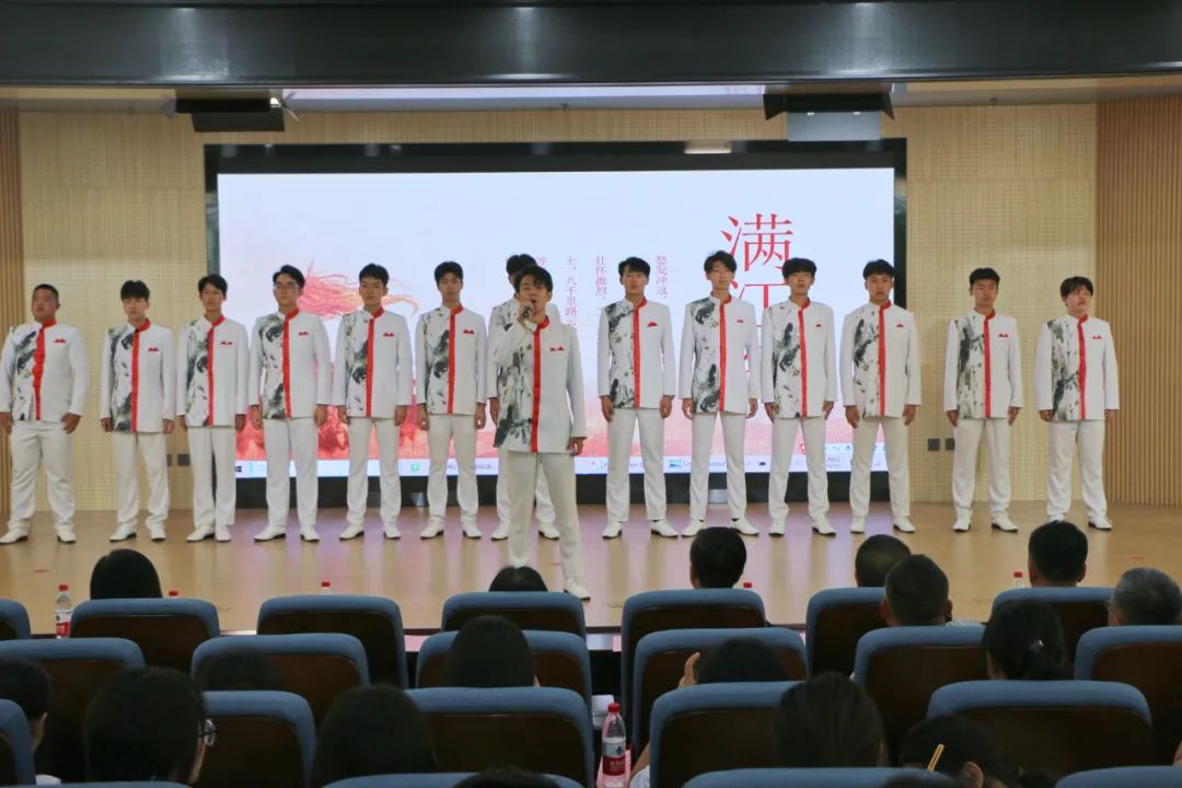《满江红》诵读:刘嘉良、曹宇泽、任嘉兴等14名同学选送单位:艺术系
