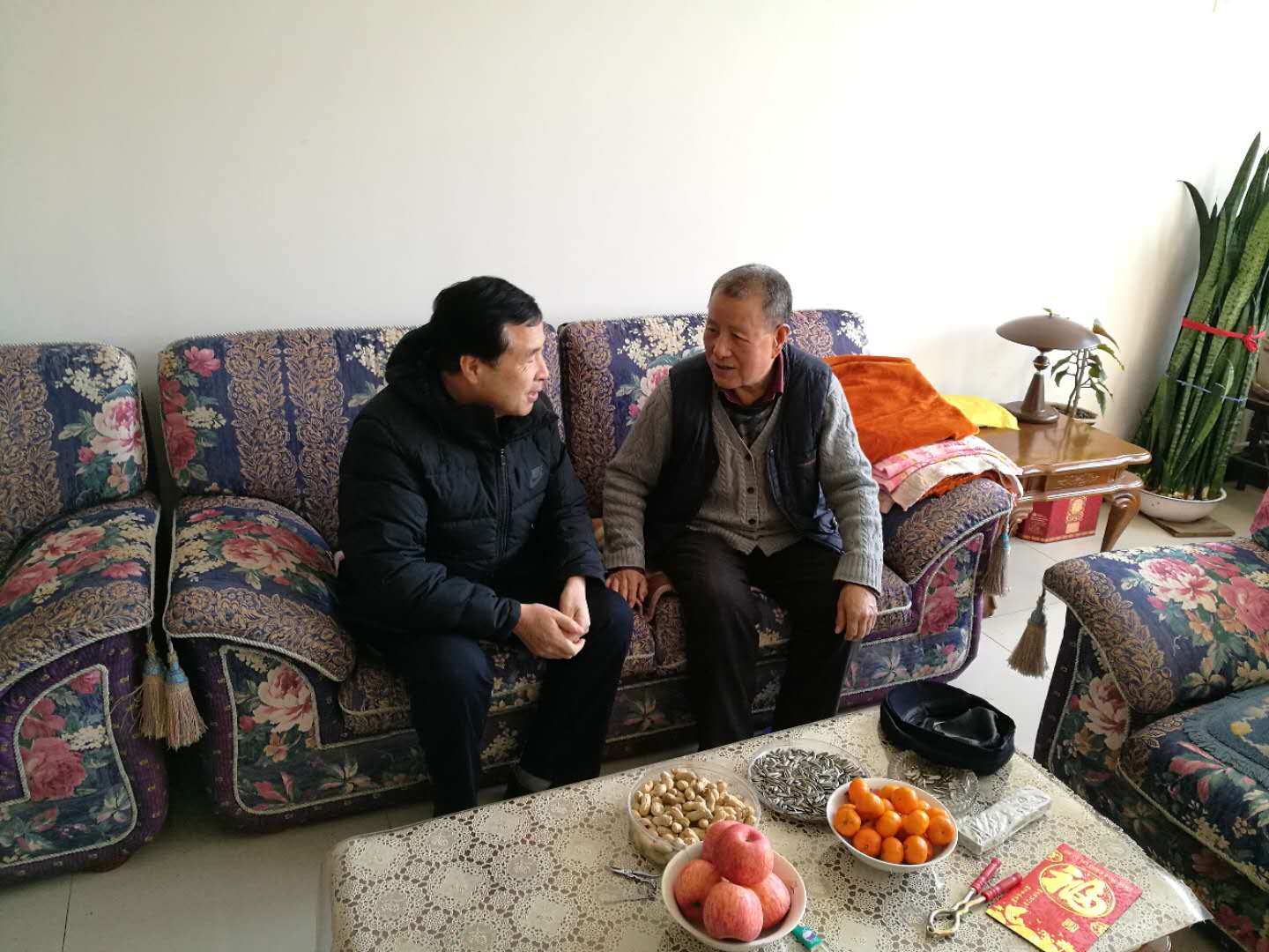 慰问原延安林业学校党委书记孟昭斌